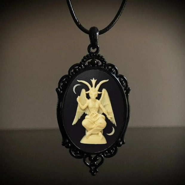 Gothic Vampire Owl Cameo Necklace Women Men Fashion Pagan Witch Jewelry Accessories Gift Blood Owl Glass Charm Rope