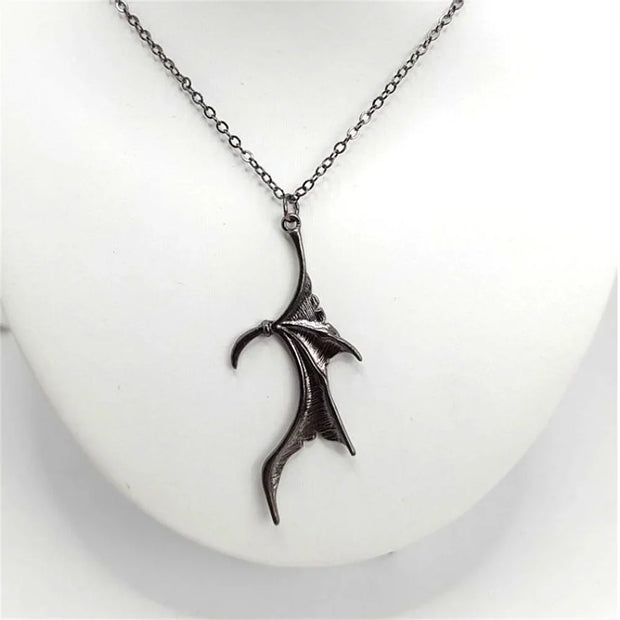 Punk Retro Bat Shaped Pendant Necklace For Men And Women Fashion Vintage Korean Style Animal Bat Shaped Neck Accessory