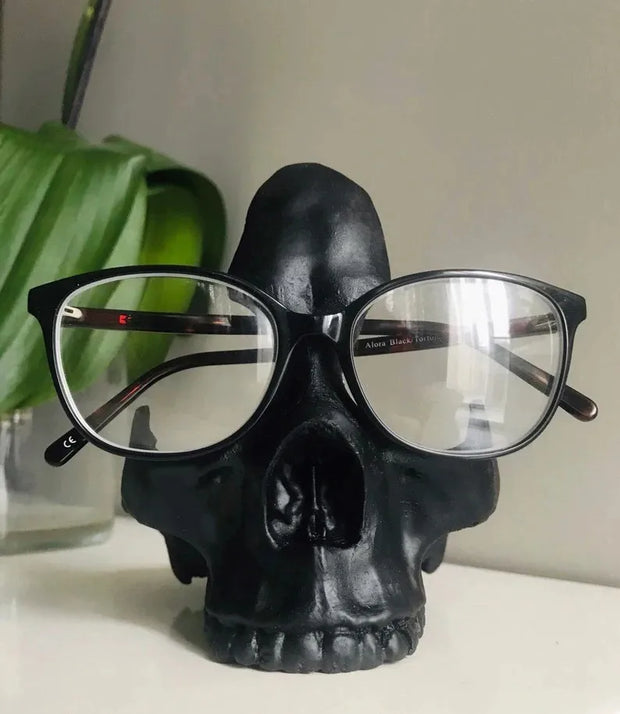 Skull Eyeglass Holder – Unique and Bold Eyewear Stand for Gothic and Halloween Decor - black - Desktop decorations